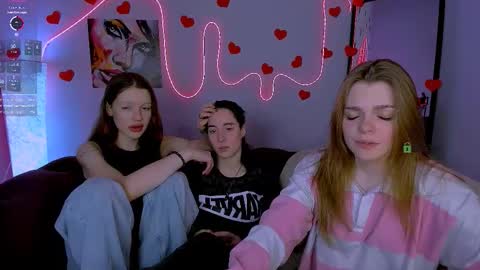 Snapshot of kira_kisses_ chatting on February 2026 03:05:01 AM Kira online show from February 2026 03:05:01 AM