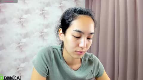 Snapshot of kira_lilian chatting on October 2025 04:07:01 AM Aura online show from October 2025 04:07:01 AM