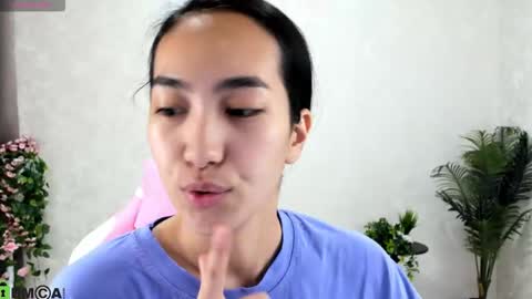 Snapshot of kira_lilian chatting on October 2025 02:34:02 AM Aura online show from October 2025 02:34:02 AM