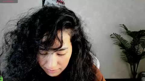 Snapshot of kira_lilian chatting on November 2025 02:55:02 AM Aura online show from November 2025 02:55:02 AM