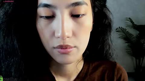 Snapshot of kira_lilian chatting on November 2025 02:56:02 AM Aura online show from November 2025 02:56:02 AM