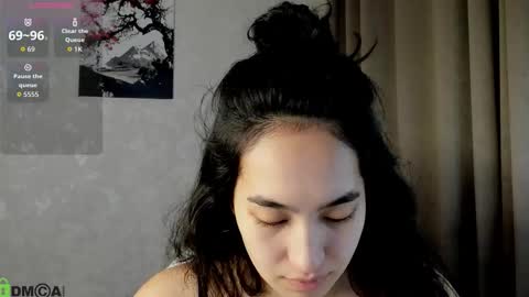 Snapshot of kira_lilian chatting on November 2025 03:42:02 AM Aura online show from November 2025 03:42:02 AM