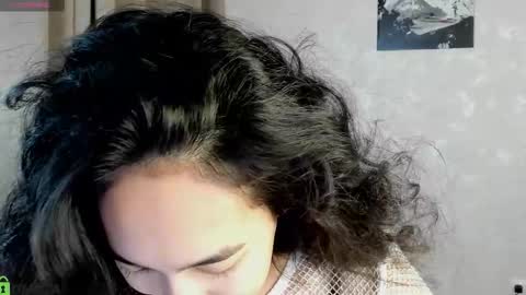 Snapshot of kira_lilian chatting on December 2025 04:21:01 AM Aura online show from December 2025 04:21:01 AM