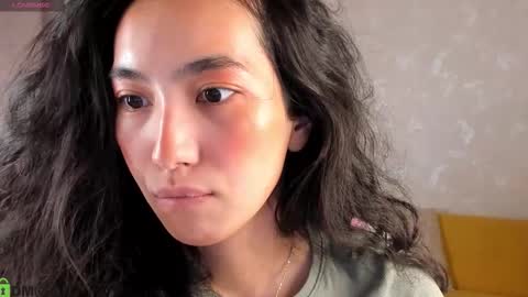 Snapshot of kira_lilian chatting on December 2025 03:44:02 AM Aura online show from December 2025 03:44:02 AM