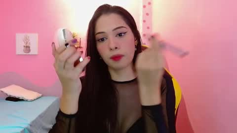 Snapshot of kira_lyn chatting on February 2026 01:10:01 PM Kira 3 online show from February 2026 01:10:01 PM