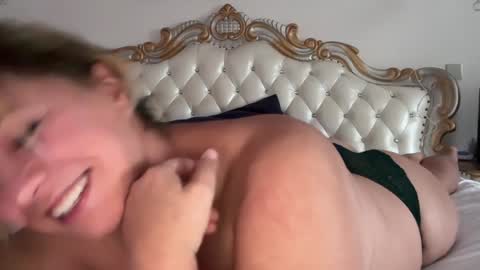 KiraDivine online show from September 2025 01:48:02 PM