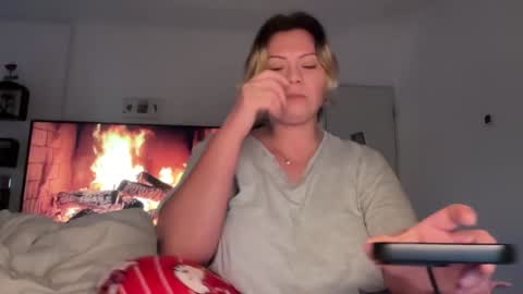 KiraDivine online show from November 2025 02:10:01 PM