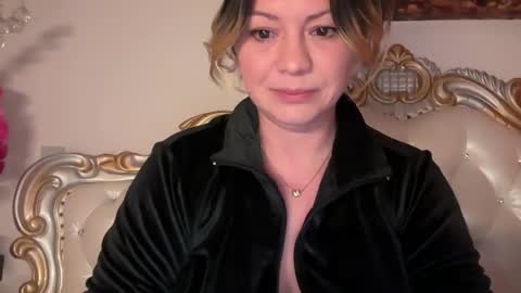 KiraDivine online show from January 2026 01:57:01 PM