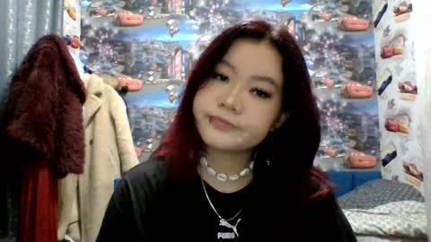 Kira online show from December 2025 06:04:02 PM