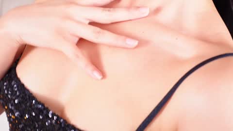 kira online show from December 2024 01:32:02 AM