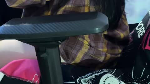 Kira    online show from March 2025 12:01:02 PM