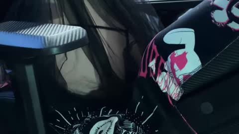 Kira    online show from March 2025 11:44:02 AM