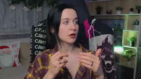 Kira    online show from March 2025 10:07:02 PM