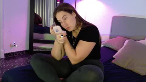 Kira online show from October 2025 06:21:01 AM