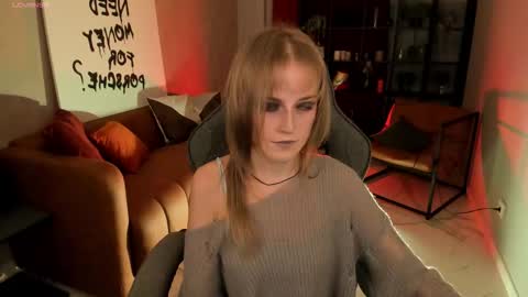 Kira online show from October 2025 05:35:02 PM