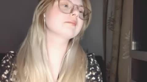 KiraYume online show from April 2026 05:52:02 PM