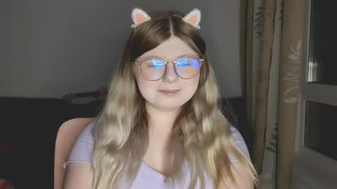 KiraYume online show from May 2026 08:15:01 PM