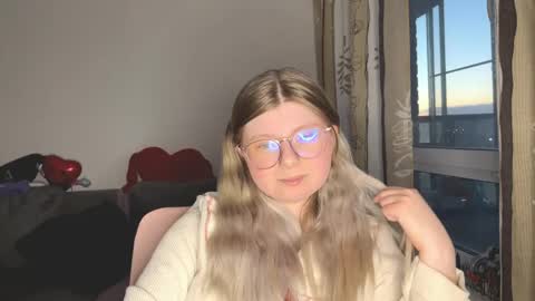 KiraYume online show from May 2026 10:41:02 PM