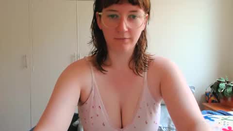 Snapshot of kirbythefae chatting on January 2026 01:21:02 AM Kirby online show from January 2026 01:21:02 AM