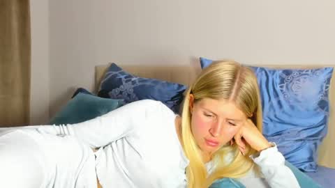 Snapshot of kirraa_ chatting on May 2026 08:03:02 PM Kira online show from May 2026 08:03:02 PM