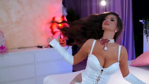 Kiss Jess online show from October 2025 08:10:01 PM