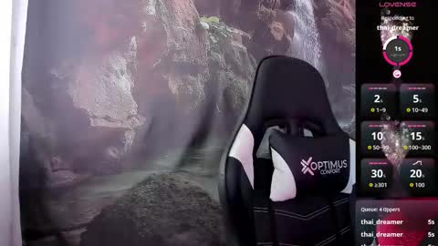 kiss_whitee online show from February 2026 01:40:01 PM