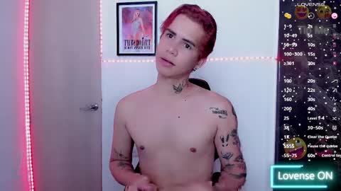 kiss_whitee online show from April 2026 02:47:02 PM
