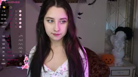 Snapshot of kisses_eva chatting on November 2025 11:30:01 AM Hot Eva online show from November 2025 11:30:01 AM