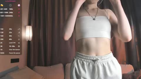 Snapshot of kissiekat chatting on May 2026 08:10:02 AM Lola online show from May 2026 08:10:02 AM