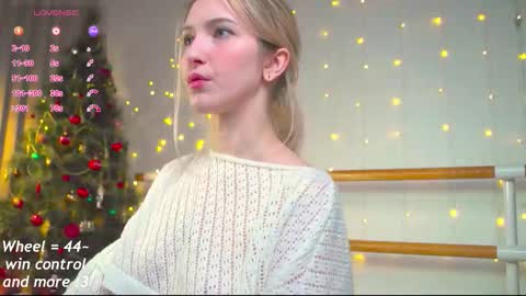 Snapshot of kisskiss_muah chatting on December 2025 07:53:02 PM Kate online show from December 2025 07:53:02 PM