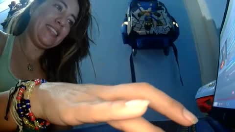 Snapshot of kissmelovejummy chatting on September 2025 08:25:01 AM Erika paul online show from September 2025 08:25:01 AM