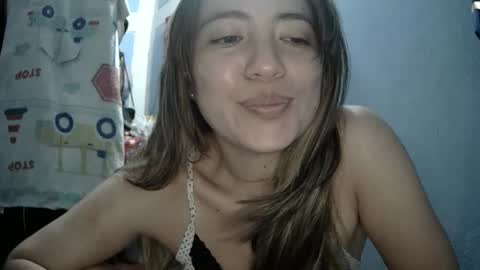 Snapshot of kissmelovejummy chatting on October 2025 08:56:02 AM Erika paul online show from October 2025 08:56:02 AM