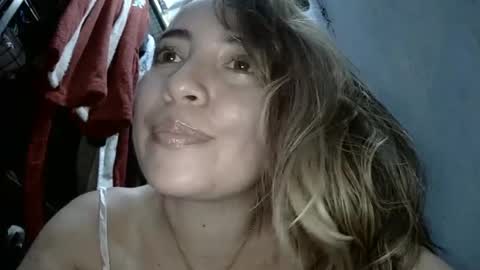 Snapshot of kissmelovejummy chatting on October 2025 11:35:01 PM Erika paul online show from October 2025 11:35:01 PM