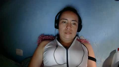 Snapshot of kissmelovejummy chatting on January 2026 07:40:01 PM Erika paul online show from January 2026 07:40:01 PM