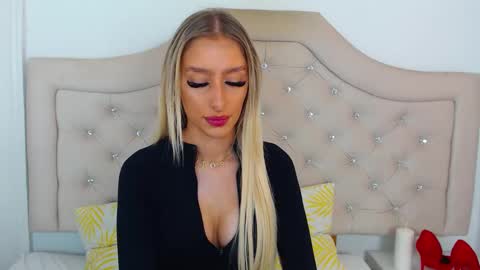 Natalie online show from November 2025 09:52:01 AM