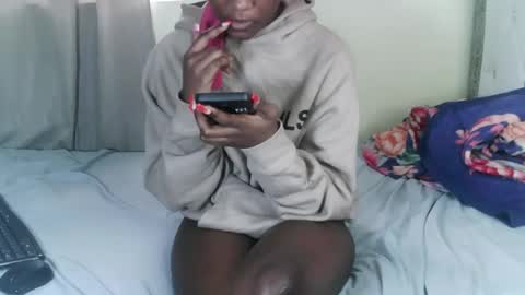 kisssmiles online show from November 2025 11:21:02 AM