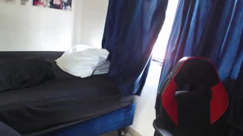 Snapshot of kitcatdreams chatting on April 2026 04:28:02 PM kitcatdreams online show from April 2026 04:28:02 PM