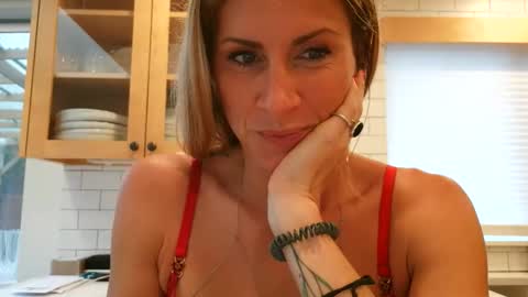 Snapshot of kitkat131313 chatting on February 2026 09:12:02 PM KitKat online show from February 2026 09:12:02 PM