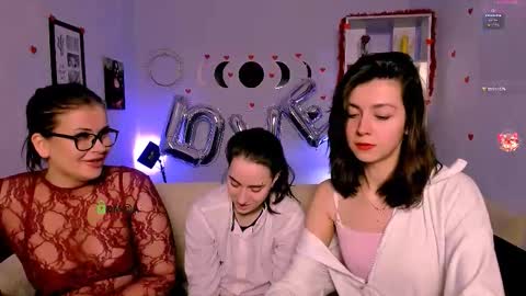 kitniss online show from February 2026 08:27:01 PM