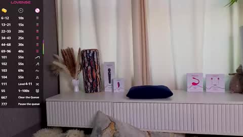 The sexy fox Kitsune online show from February 2026 06:22:01 AM