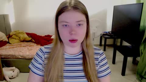 Snapshot of kitten_jenny01 chatting on January 2026 10:53:02 AM Jennyblonde and Emmabrunette online show from January 2026 10:53:02 AM