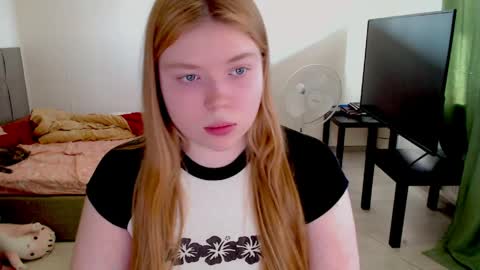 Snapshot of kitten_jenny01 chatting on March 2026 11:43:01 AM Jennyblonde and Emmabrunette online show from March 2026 11:43:01 AM