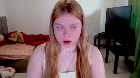 Snapshot of kitten_jenny01 chatting on March 2026 01:33:01 PM Jennyblonde and Emmabrunette online show from March 2026 01:33:01 PM