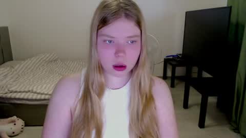 Jennyblonde and Emmabrunette online show from July 2026 03:03:02 PM