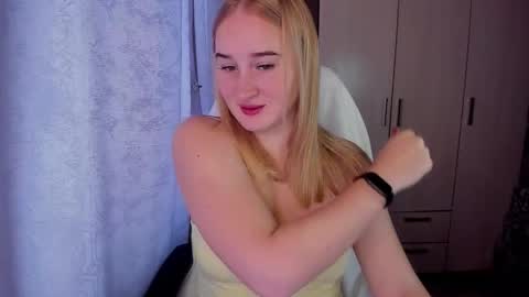 Snapshot of kitten_sun chatting on October 2025 02:54:02 AM kitten_sun online show from October 2025 02:54:02 AM