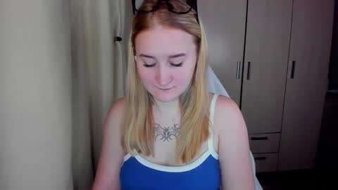 Snapshot of kitten_sun chatting on February 2026 02:41:01 AM kitten_sun online show from February 2026 02:41:01 AM