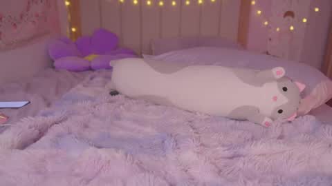      online show from February 2025 03:32:01 AM