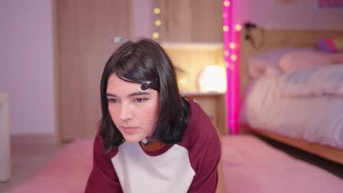 Snapshot of kittenmoon_ chatting on December 2025 11:36:02 PM online show from December 2025 11:36:02 PM