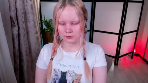 kittenxoann online show from April 2026 05:52:02 PM