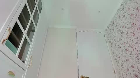 sophie online show from June 2026 06:08:01 PM